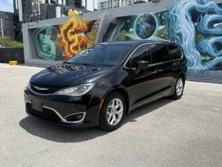 2018 Chrysler Pacifica Touring Plus
