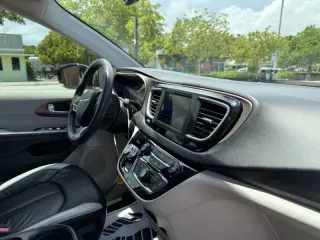 2018 Chrysler Pacifica Touring Plus