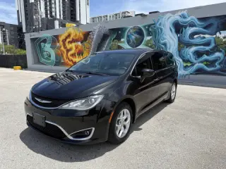 2018 Chrysler Pacifica Touring Plus