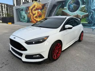 2017 Ford Focus ST