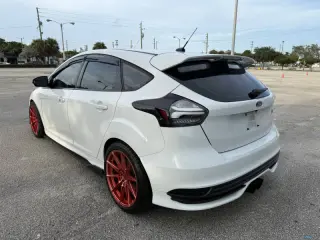2017 Ford Focus ST