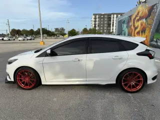 2017 Ford Focus ST