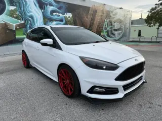 2017 Ford Focus ST