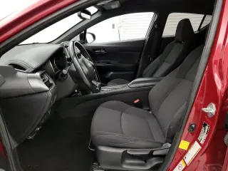 Toyota C-HR 2018 XLE 4dr Crossover