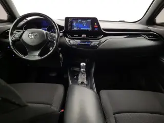 Toyota C-HR 2018 XLE 4dr Crossover