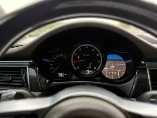 2016 Porsche Macan Turbo