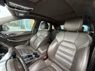 2016 Porsche Macan Turbo