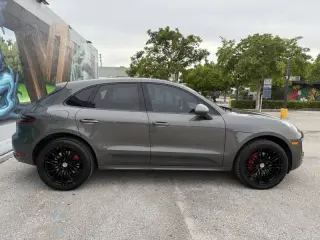 2016 Porsche Macan Turbo