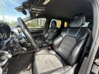 2018 Porsche Cayenne Platinum Edition