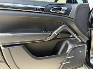 2018 Porsche Cayenne Platinum Edition
