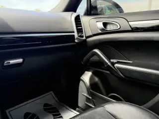 2018 Porsche Cayenne Platinum Edition