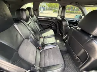 2018 Porsche Cayenne Platinum Edition