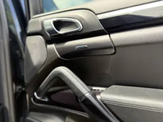 2018 Porsche Cayenne Platinum Edition