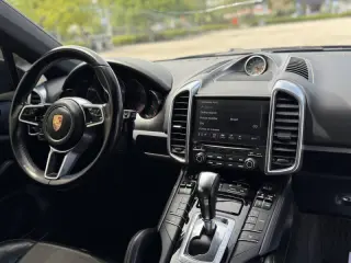 2018 Porsche Cayenne Platinum Edition