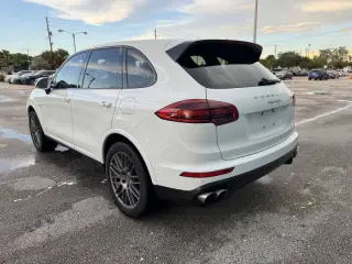 2017 Porsche Cayenne S E-Hybrid Platinum Edition
