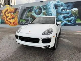 2017 Porsche Cayenne S E-Hybrid Platinum Edition