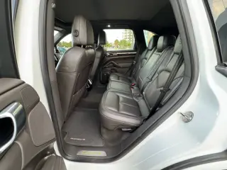 2017 Porsche Cayenne S E-Hybrid Platinum Edition