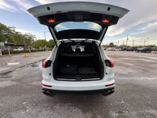 2017 Porsche Cayenne S E-Hybrid Platinum Edition