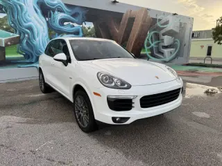2017 Porsche Cayenne S E-Hybrid Platinum Edition
