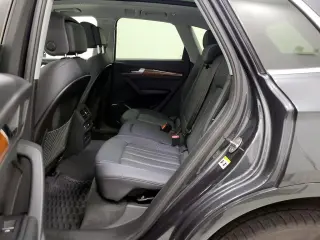 Audi Q5 2023 AWD quattro Premium 40 TFSI 4dr SUV