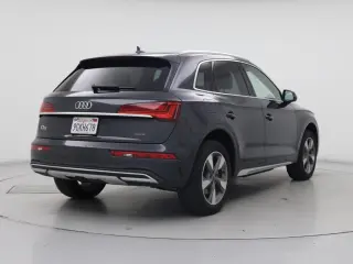 Audi Q5 2023 AWD quattro Premium 40 TFSI 4dr SUV