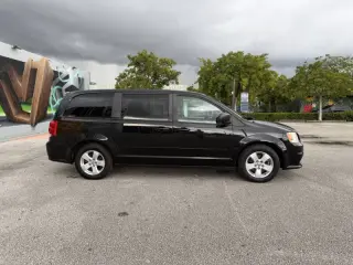 2013 Dodge Grand Caravan SE