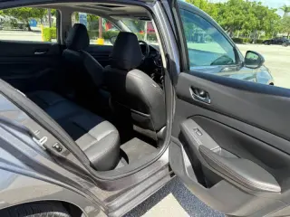 2021 Nissan Altima 2.0 SR