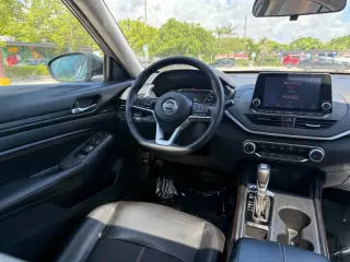 2021 Nissan Altima 2.0 SR