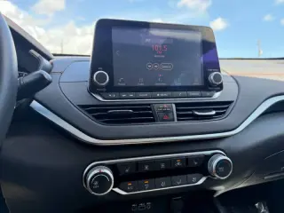 2021 Nissan Altima 2.0 SR