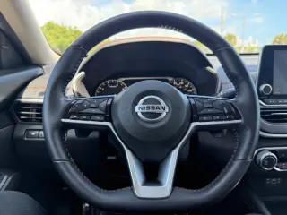 2021 Nissan Altima 2.0 SR