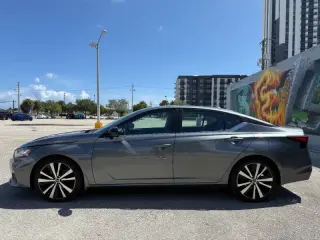 2021 Nissan Altima 2.0 SR