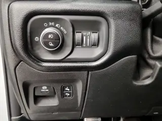 Ram 1500 2019 4x4 Big Horn 4dr Crew Cab 5.6 ft. SB Pickup