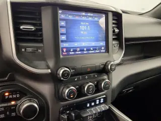 Ram 1500 2019 4x4 Big Horn 4dr Crew Cab 5.6 ft. SB Pickup