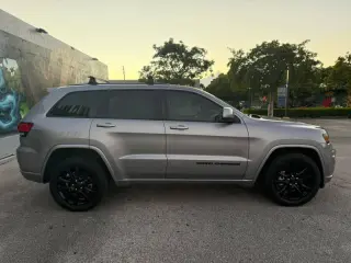 2017 Jeep Grand Cherokee Altitude