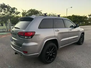 2017 Jeep Grand Cherokee Altitude
