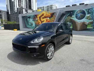 2018 Porsche Cayenne Platinum Edition