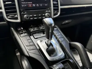 2018 Porsche Cayenne Platinum Edition