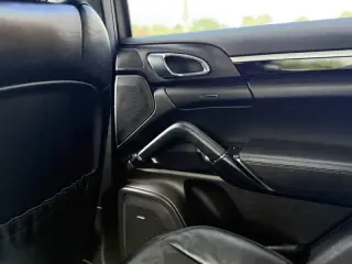 2018 Porsche Cayenne Platinum Edition