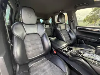2018 Porsche Cayenne Platinum Edition