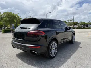 2018 Porsche Cayenne Platinum Edition