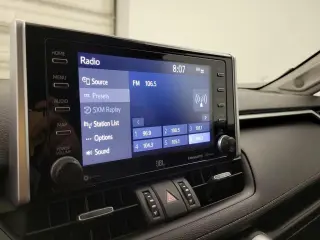 Toyota RAV4 2021 XLE Premium 4dr SUV