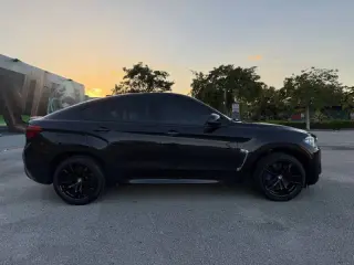 2016 BMW X6 M
