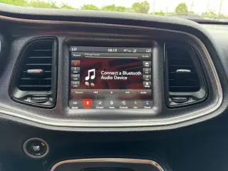 2018 Dodge Challenger 392 HEMI Scat Pack Shaker