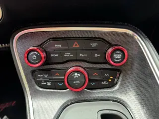2018 Dodge Challenger 392 HEMI Scat Pack Shaker