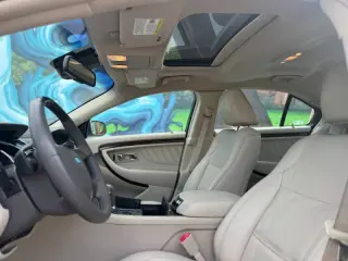 2010 Ford Taurus Limited