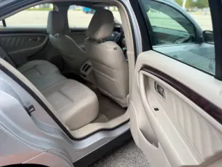 2010 Ford Taurus Limited