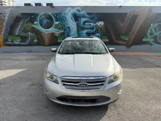 2010 Ford Taurus Limited