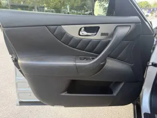 2017 Infiniti QX70