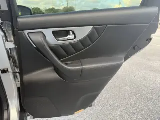 2017 Infiniti QX70