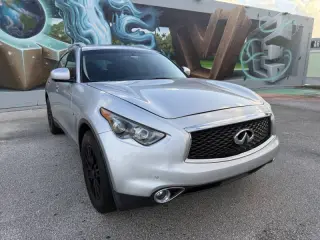 2017 Infiniti QX70